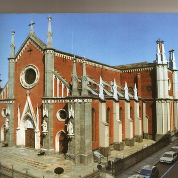 Facciata_e_fianco_destro