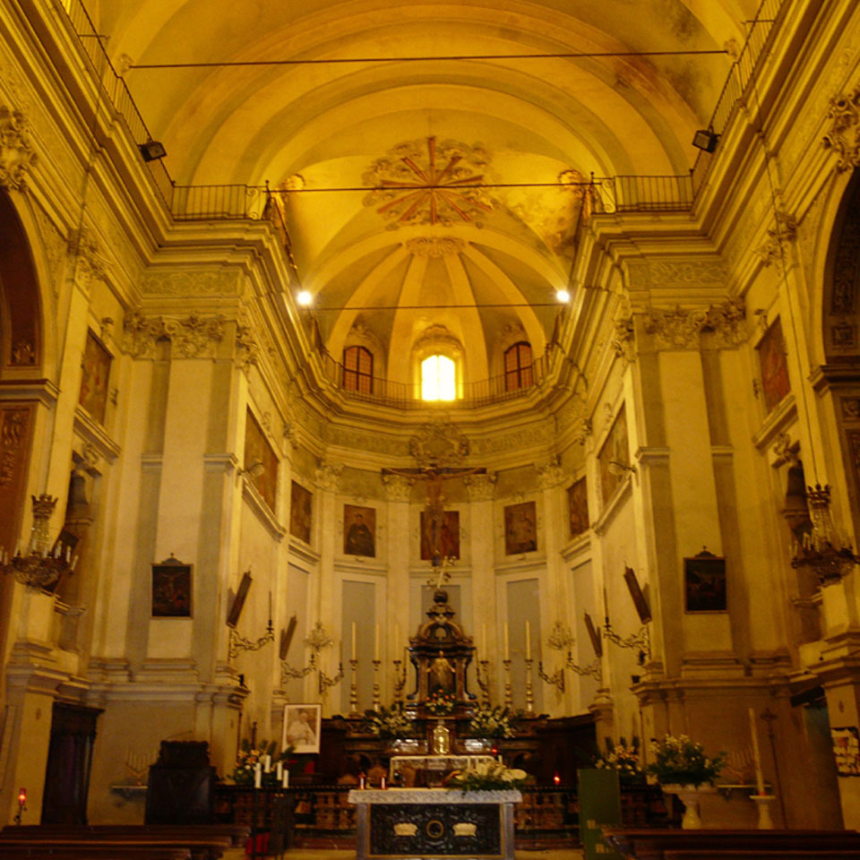 Pecetto_di_valenza-chiesa_santa_maria_e_remigio-navata