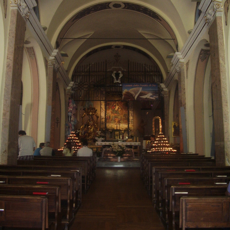 Santuario_sant'anna_di_vinadio_(interno)