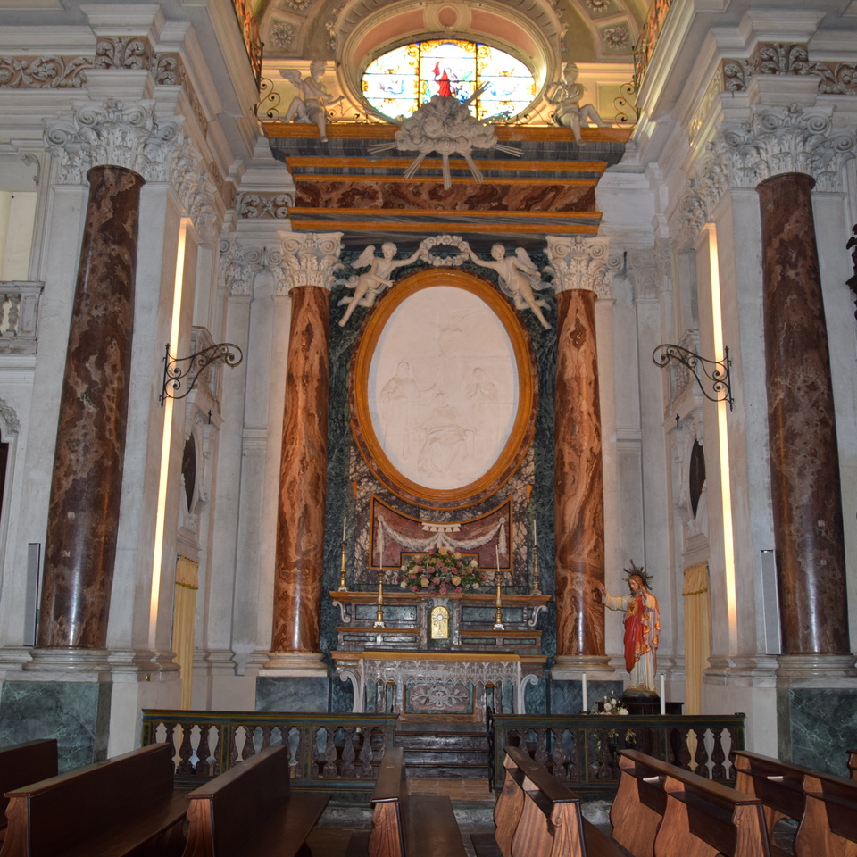 San_giacomo_balangero_-_l'altare_del_sacro_cuore