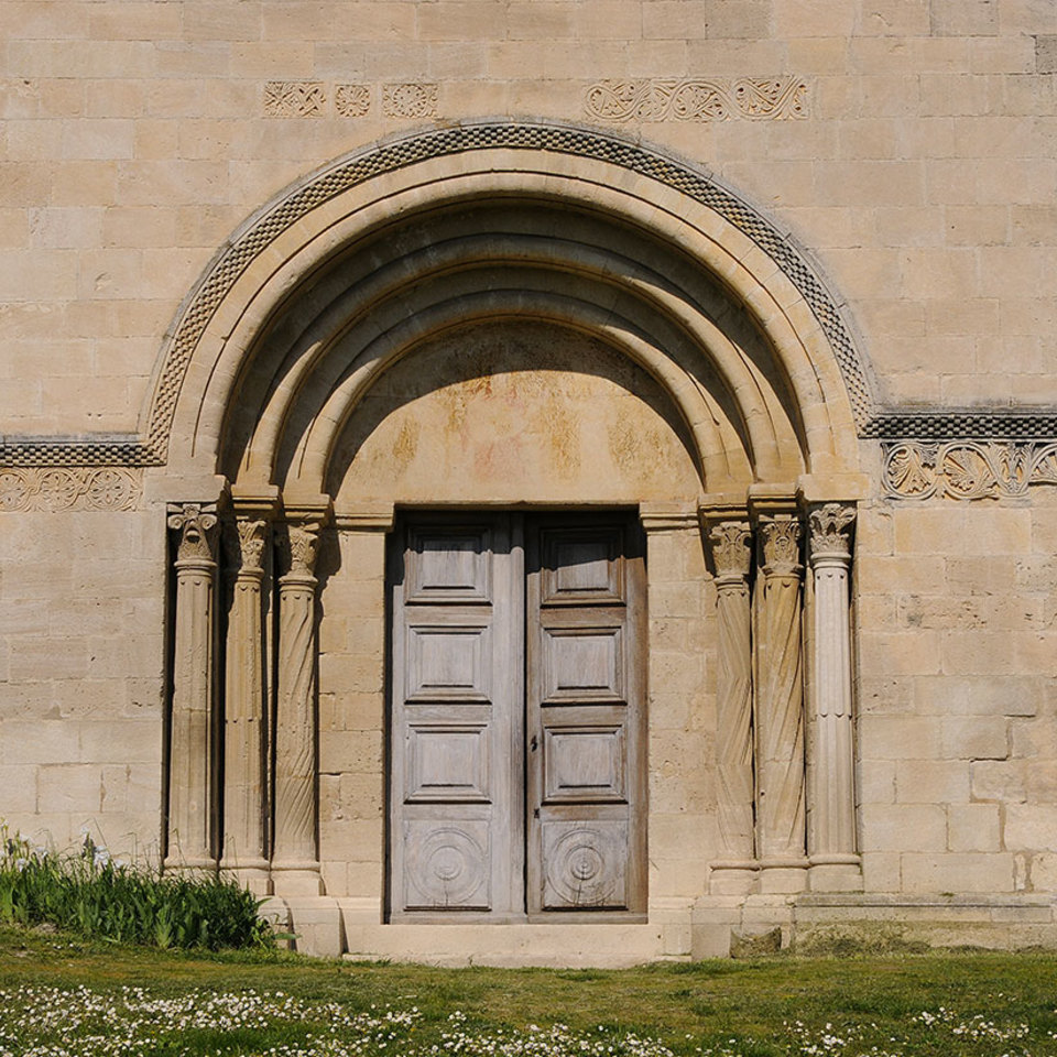 Salagon-eglise-ingresso